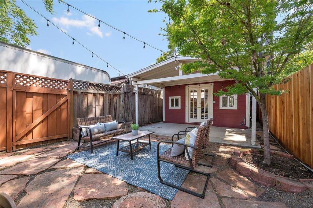 listing image 130726362953447631419