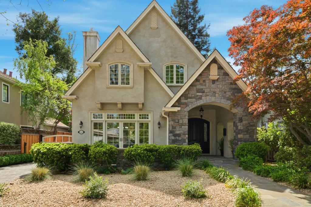 1826 Waverley Street