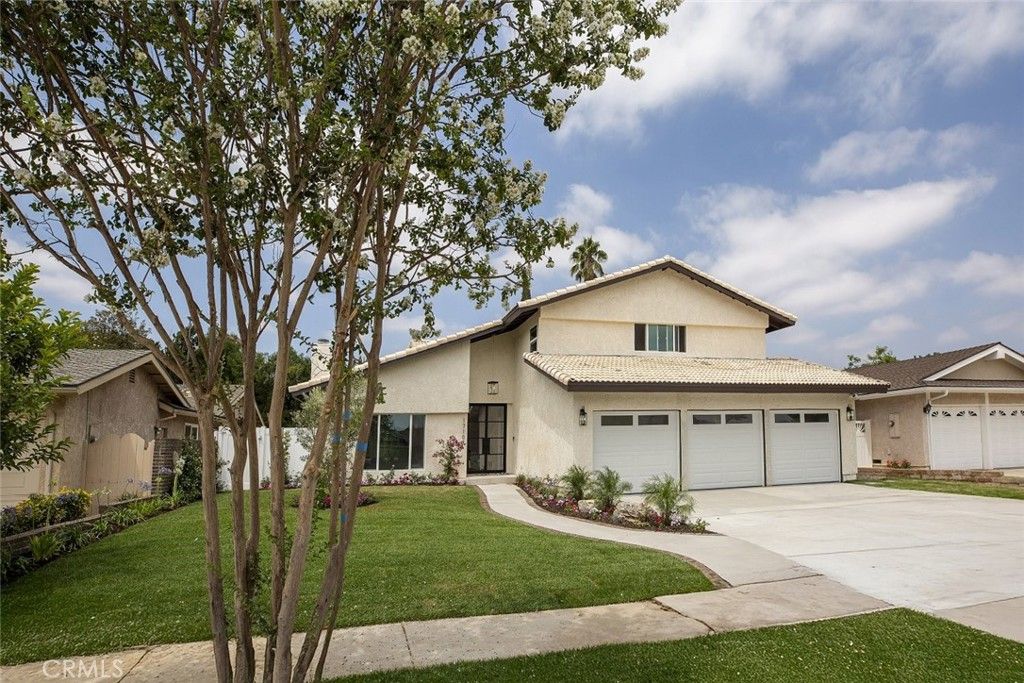 Photo of 17101 Dearborn Street, Northridge, CA 91325 (MLS # SR25164544)