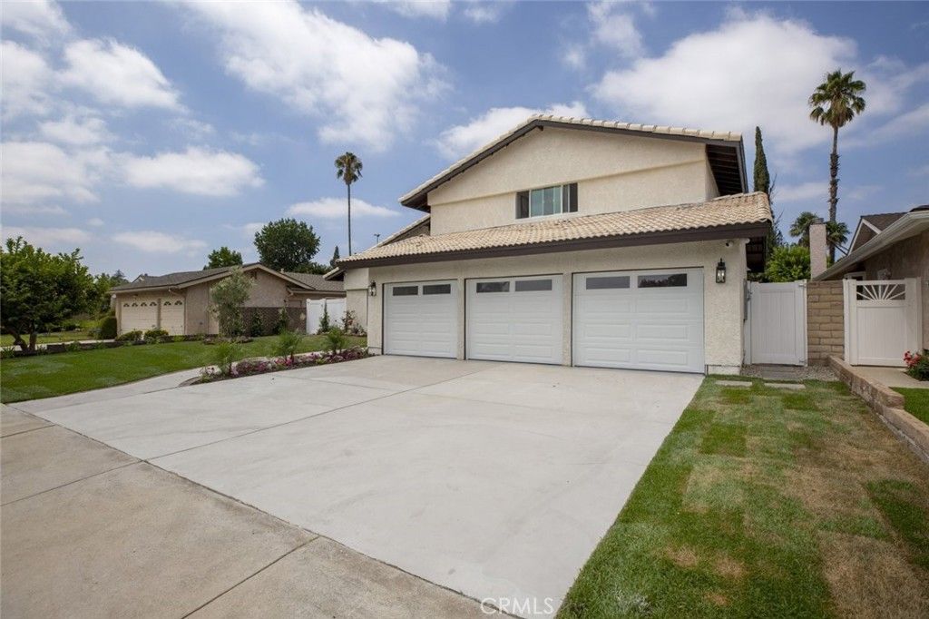 Photo of 17101 Dearborn Street, Northridge, CA 91325 (MLS # SR25164544)