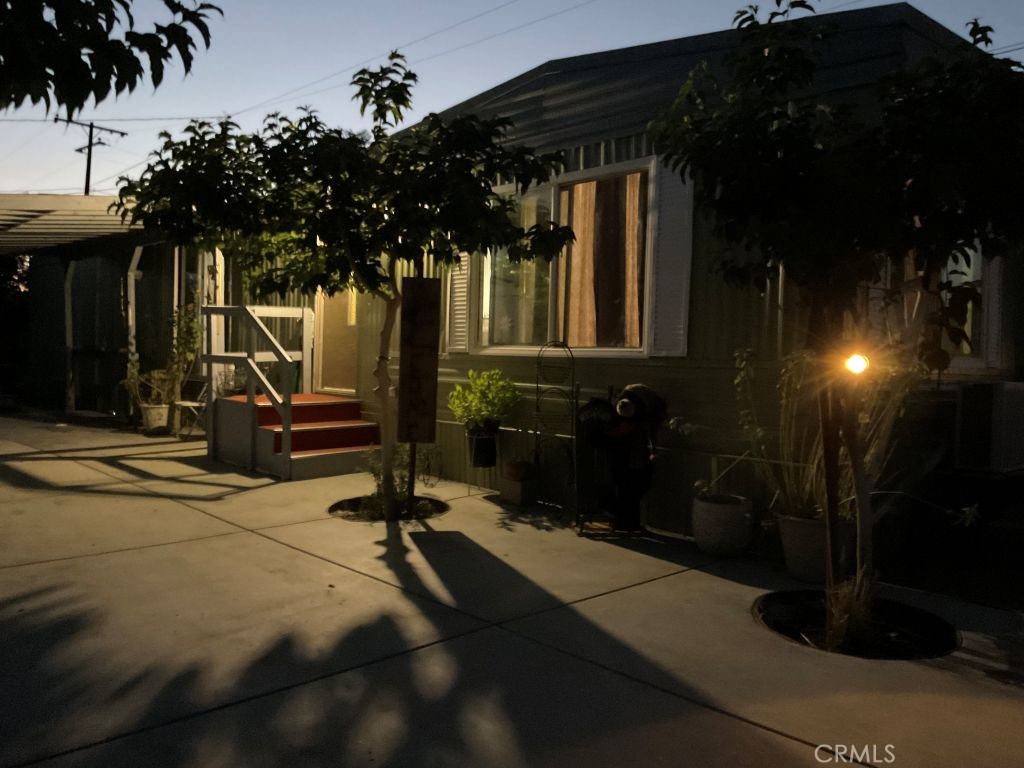 TWO BEDROOM ONE BATHROOM FOR RENT SMALL FRONT YARD CARPORT