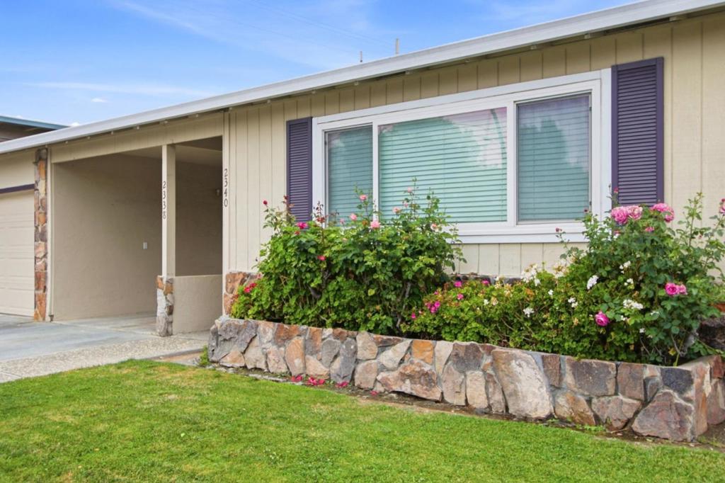 23382340 Pauline Drive