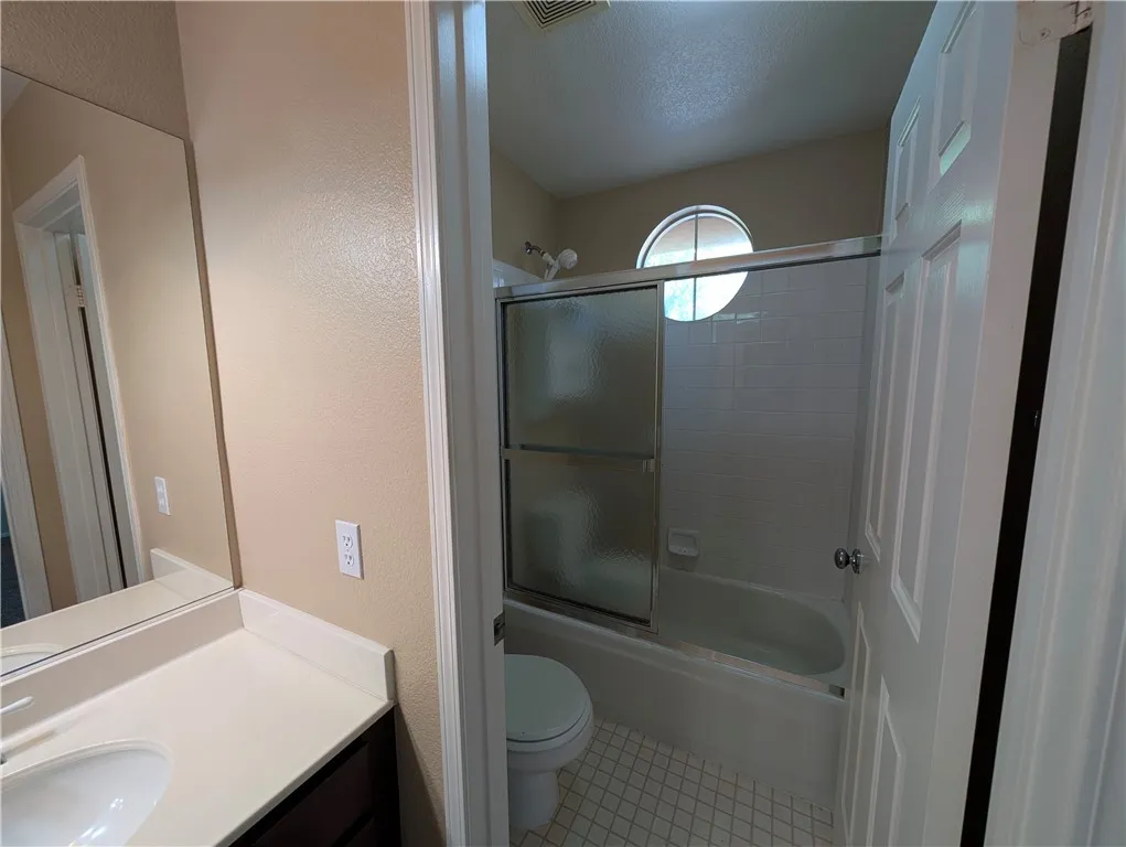 Temecula, California 92592, United States, 4 Bedrooms Bedrooms, ,3 BathroomsBathrooms,Residential,Active,170179