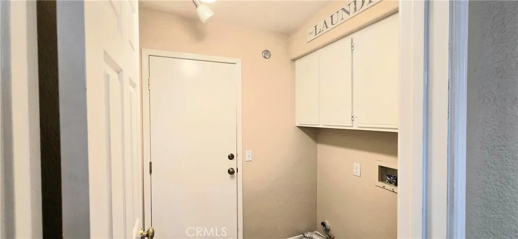 Temecula, California 92592, United States, 4 Bedrooms Bedrooms, ,3 BathroomsBathrooms,Residential,Active,170179