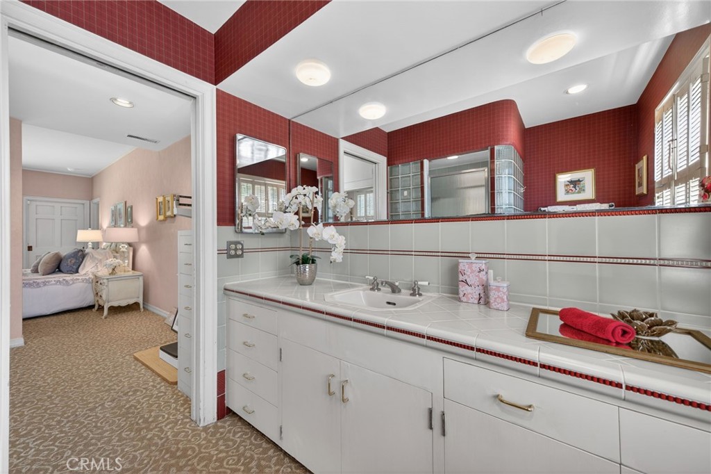 Arcadia, California, 91006, United States, 5 Bedrooms Bedrooms, ,6 BathroomsBathrooms,Residential,Active,2044599