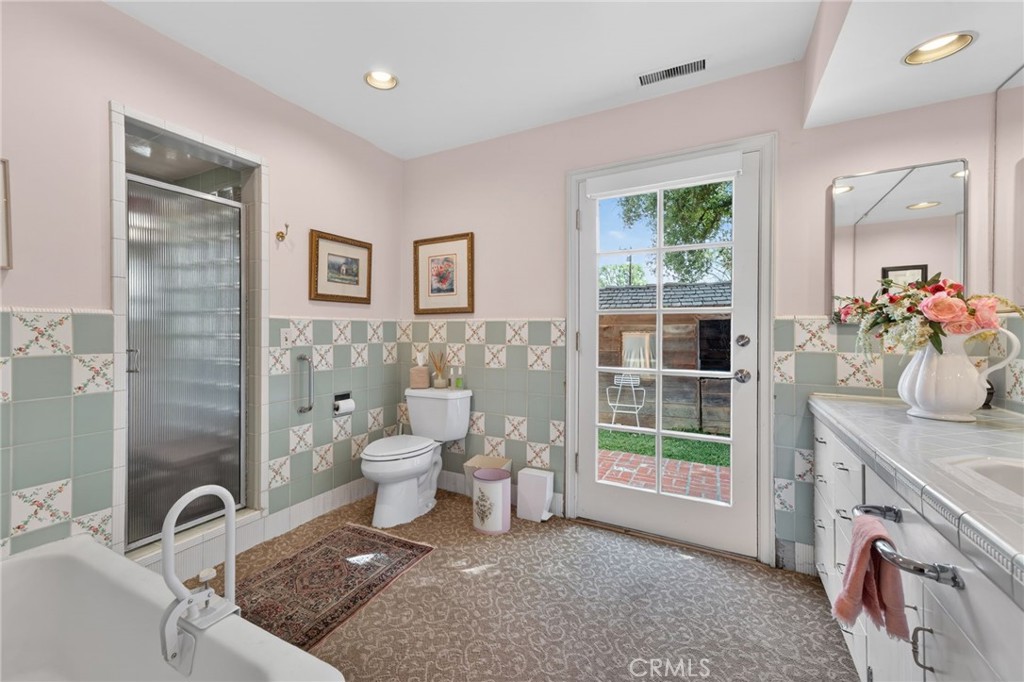 Arcadia, California, 91006, United States, 5 Bedrooms Bedrooms, ,6 BathroomsBathrooms,Residential,Active,2044599