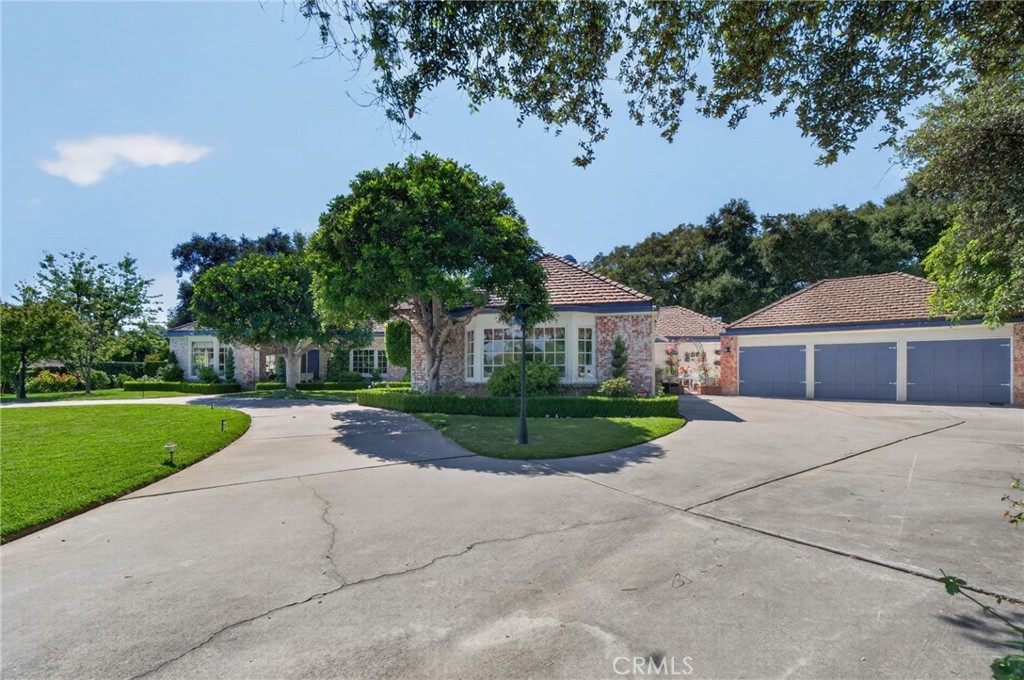 1437 Carmelita Place