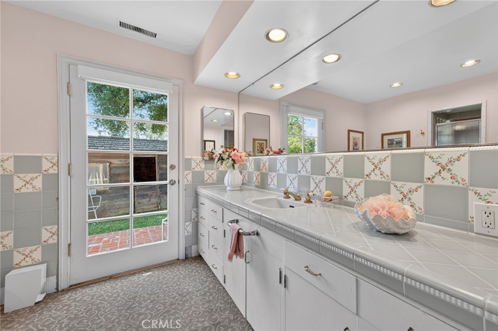 Arcadia, California, 91006, United States, 5 Bedrooms Bedrooms, ,6 BathroomsBathrooms,Residential,Active,2044599