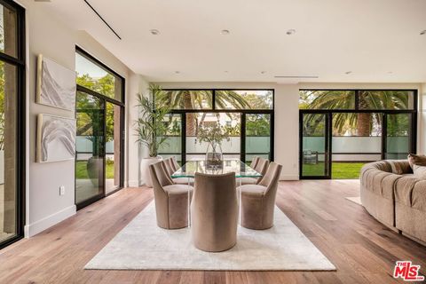 Photo of 425 N Palm Drive #103, Beverly Hills, CA 90210 (MLS # 26830349)