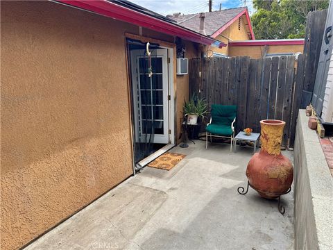 Photo of 13737 Linfield AVE, Sylmar, CA 91342 (MLS # SR26099120)