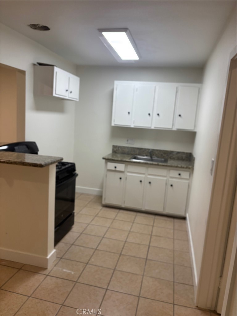 938 Roberts Street S 1