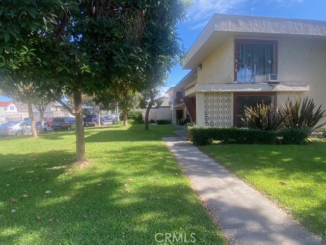 938 Roberts Street S 1