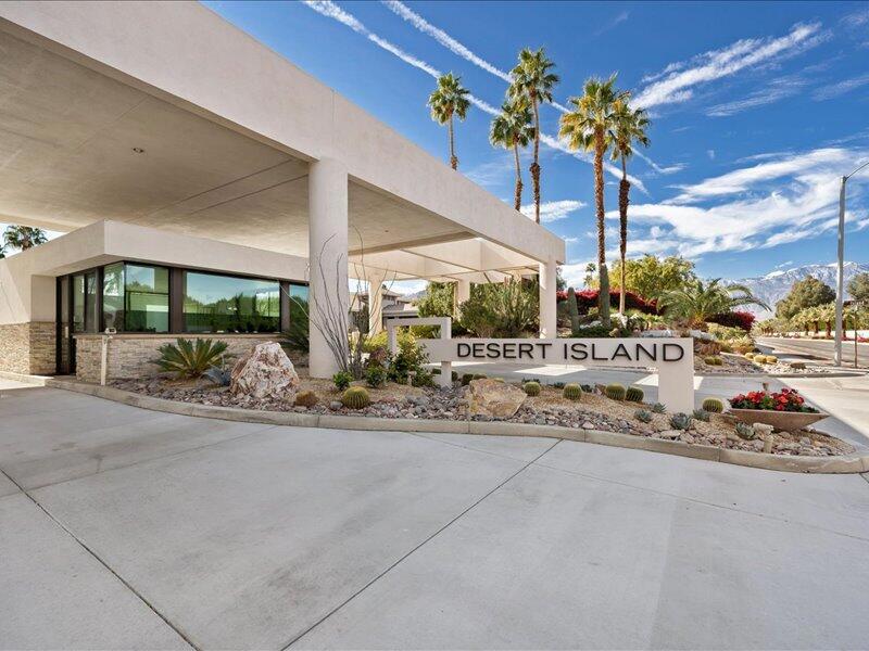 899 Island Drive 102