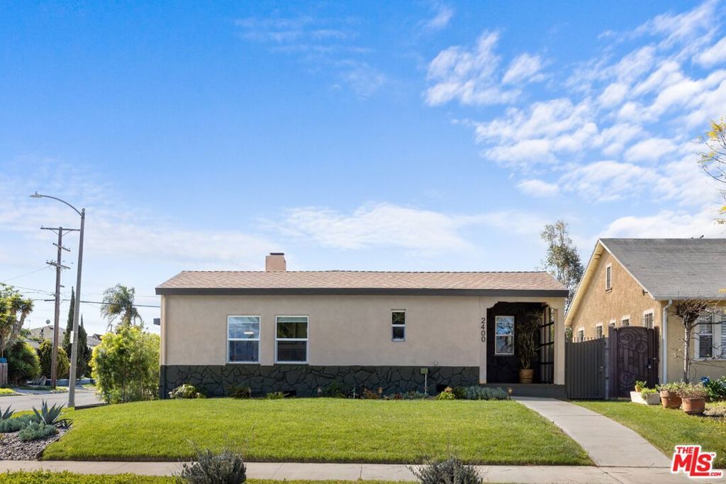 Photo of 2400 W 74th Street, Los Angeles, CA 90043 (MLS # 25598621)