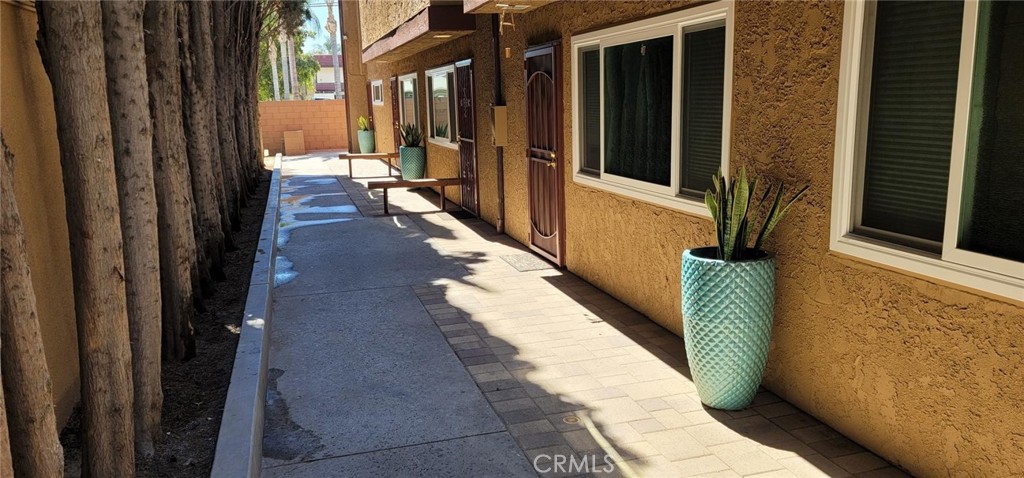 5822 Fullerton Avenue