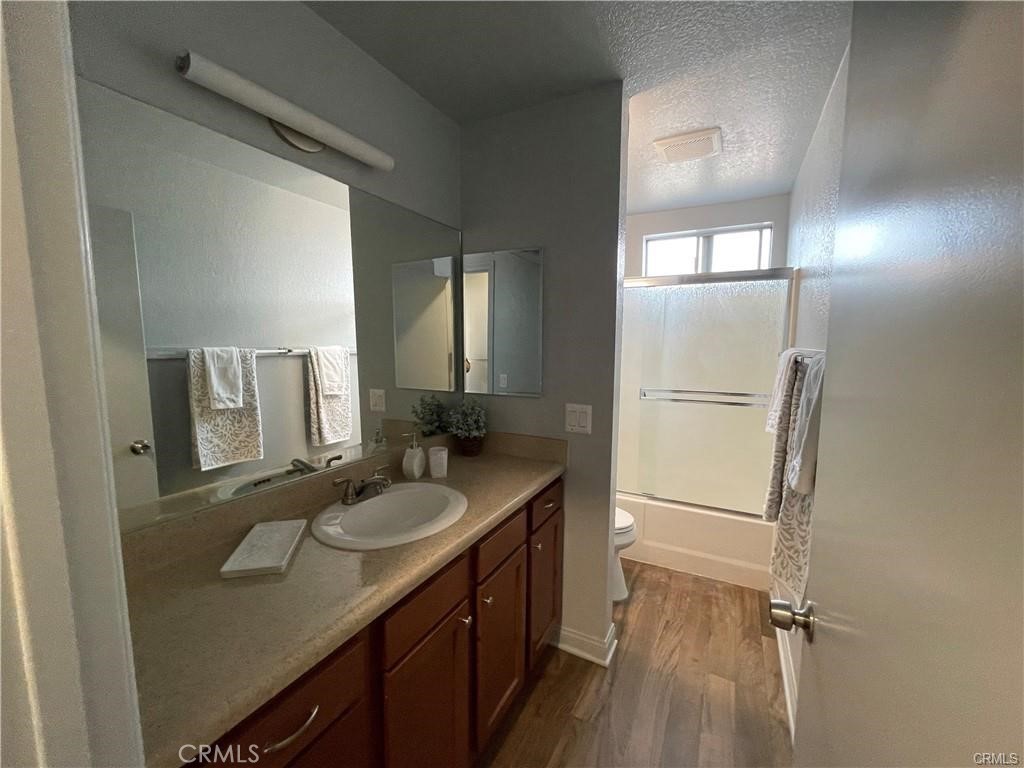 5822 Fullerton Avenue