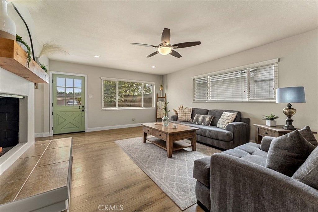 1133 E Sycamore
