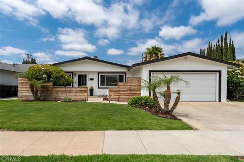 Photo of 1133 E Sycamore AVE, Orange, CA 92866 (MLS # OC26128420)