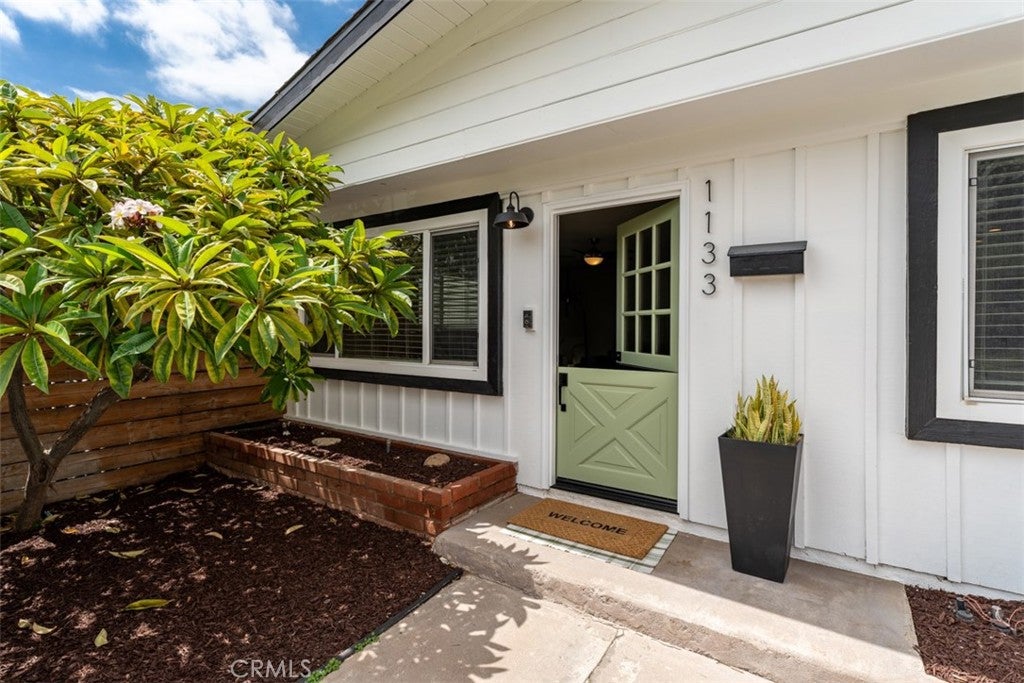 1133 E Sycamore