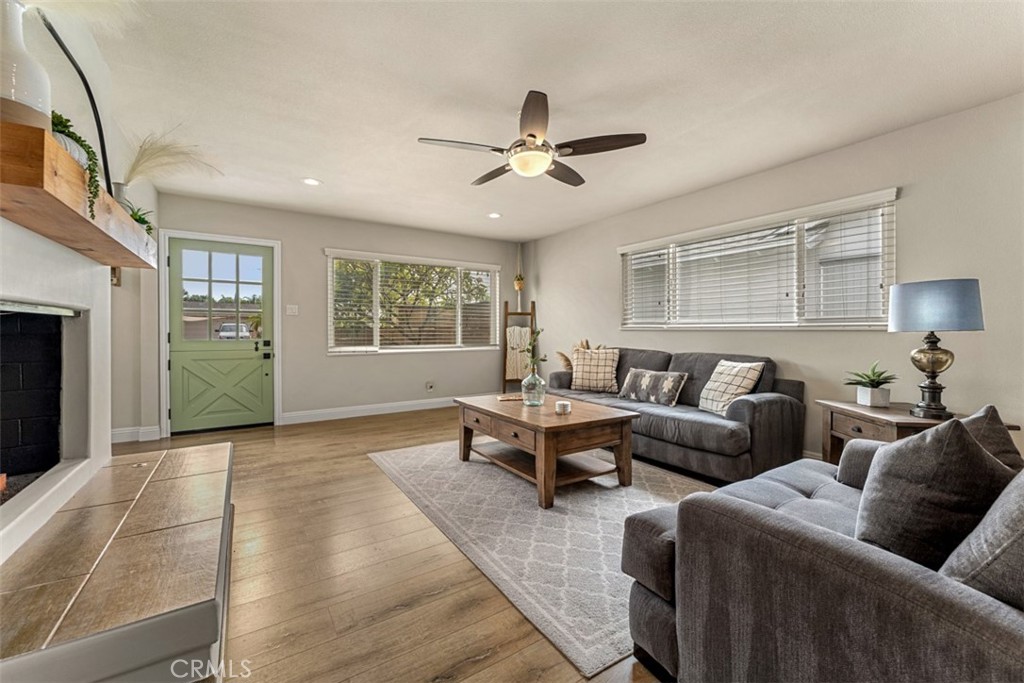 1133 E Sycamore