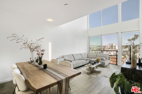 Photo of 629 Traction Avenue #412, Los Angeles, CA 90013 (MLS # 26839255)