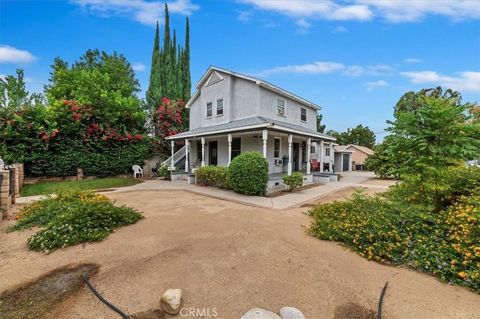 Photo of 323 E Colton Ave, Redlands, CA 92374 (MLS # IV25244652) Photo of 323 E Colton Ave, Redlands, CA 92374 (MLS # IV25244652)