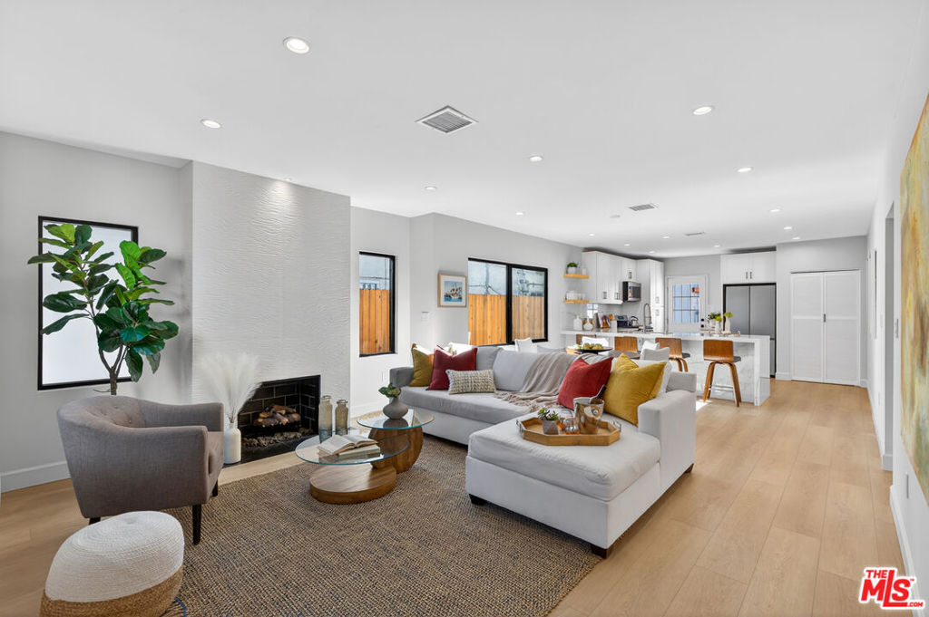 2931 S Bronson Avenue