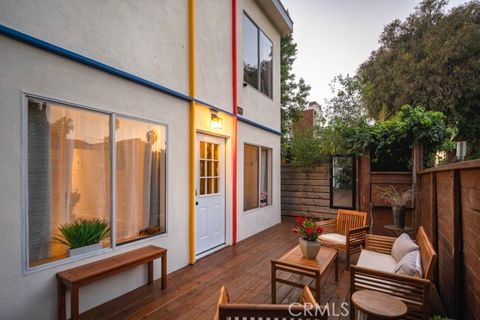 Photo of 1228 Cabrillo Ave, Venice, CA 90291 (MLS # SB26041141)