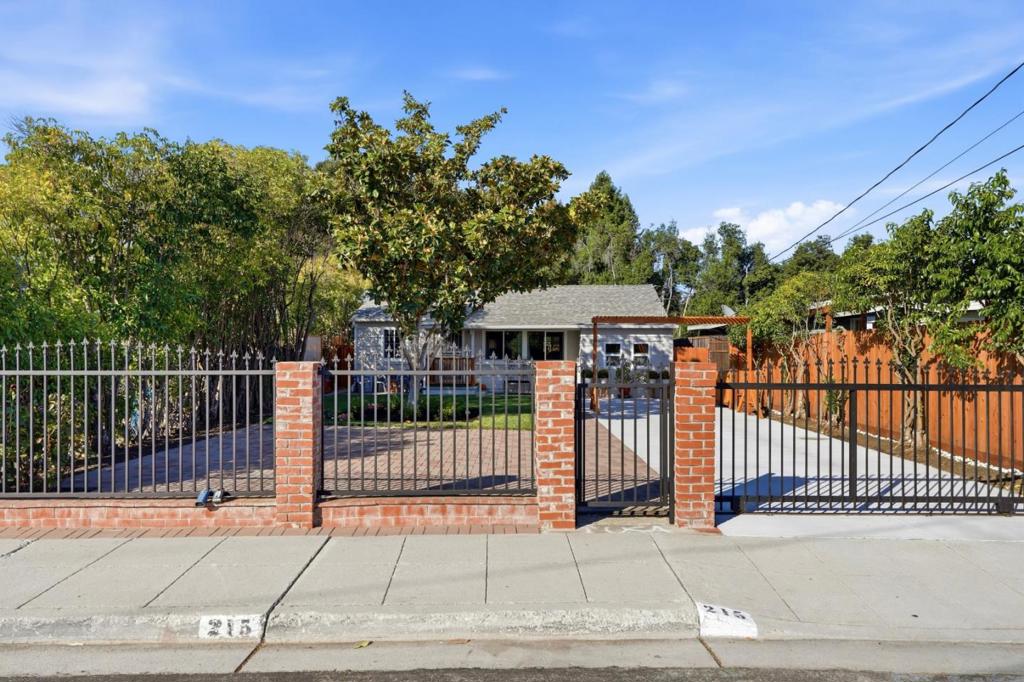 215 Newbridge Street