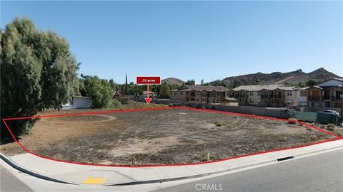 Photo of 1 Tyler St, Riverside, CA 92503 (MLS # CV25249947) Photo of 1 Tyler St, Riverside, CA 92503 (MLS # CV25249947)