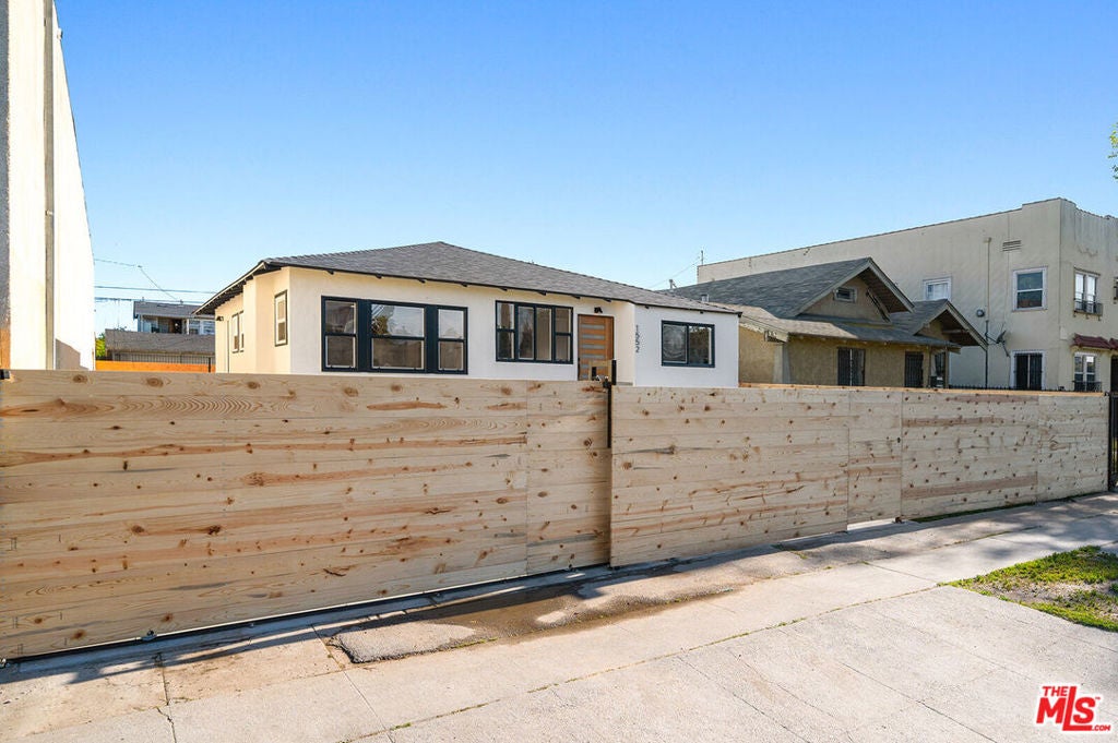 1552 W Vernon Avenue 2