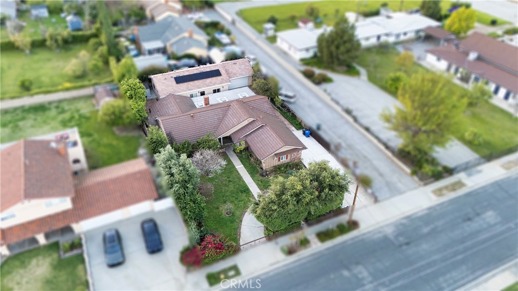 & 1445 9th Avenue