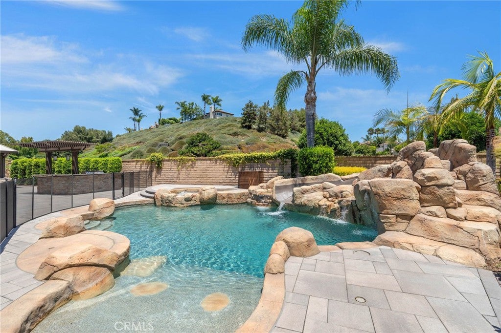 24785 Queens Court, Laguna Niguel CA 92677 - Photo 6