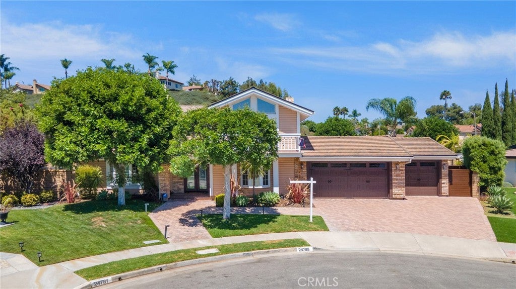 24785 Queens Court