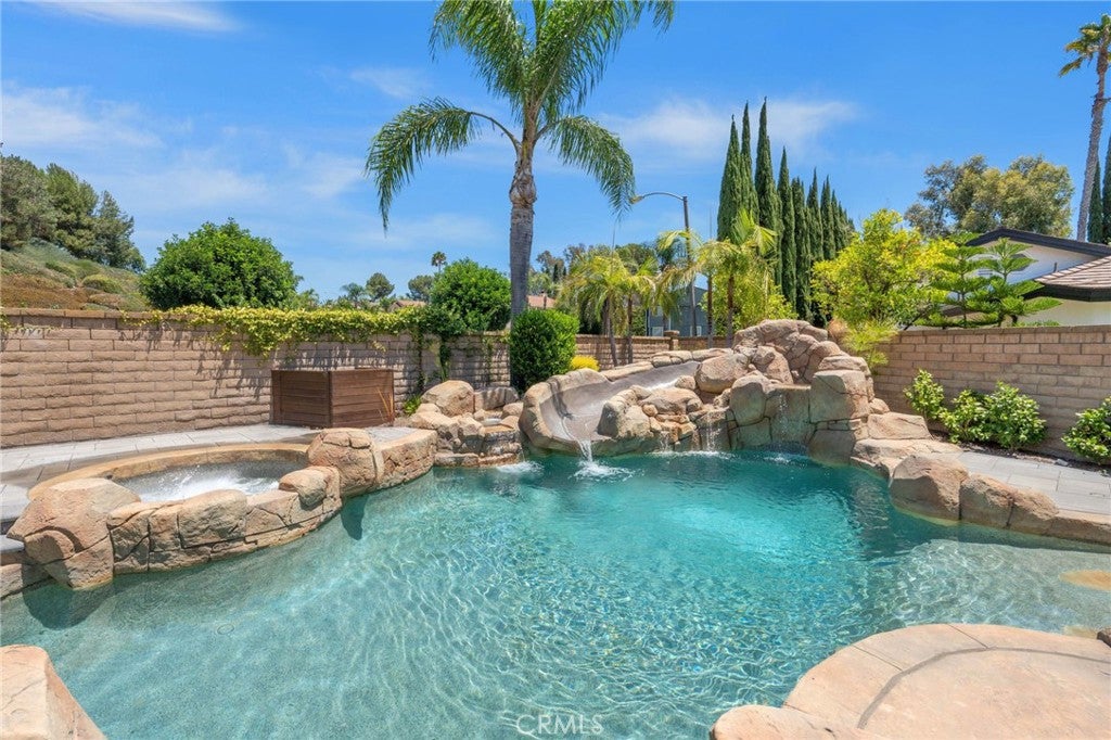 24785 Queens Court, Laguna Niguel CA 92677 - Photo 10