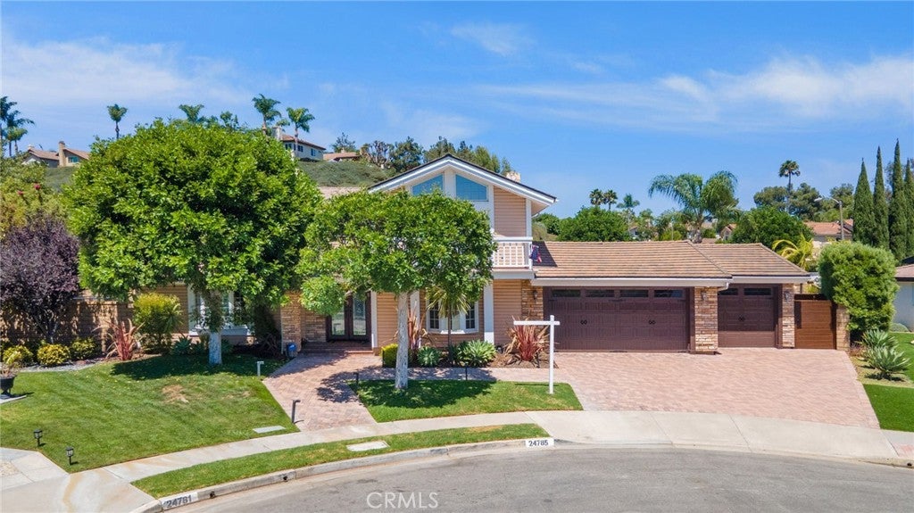 24785 Queens Court