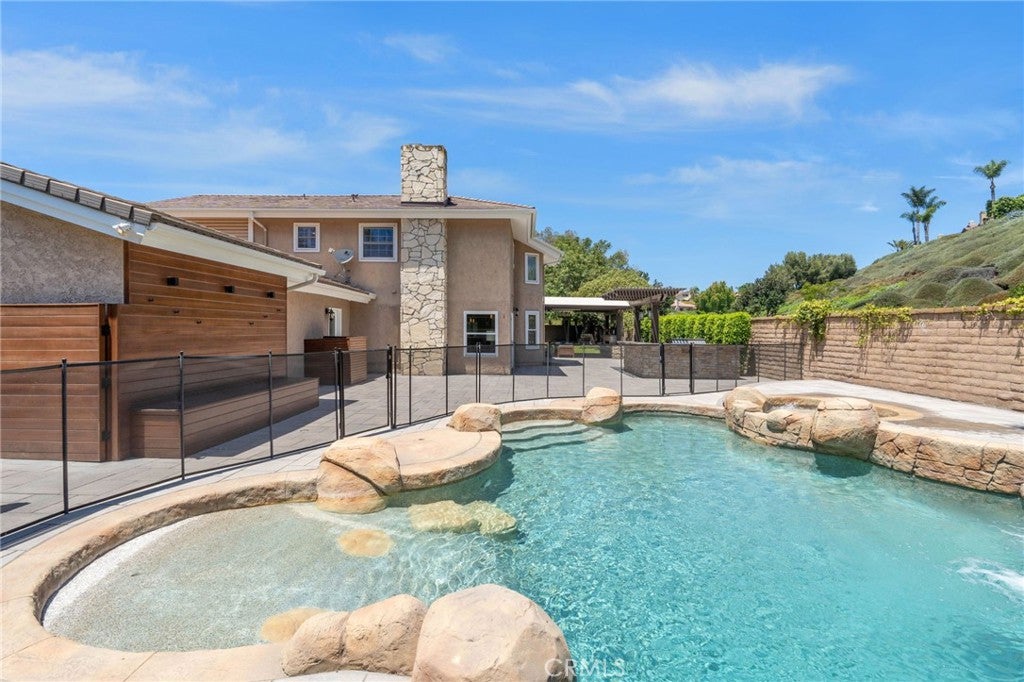 24785 Queens Court, Laguna Niguel CA 92677 - Photo 12