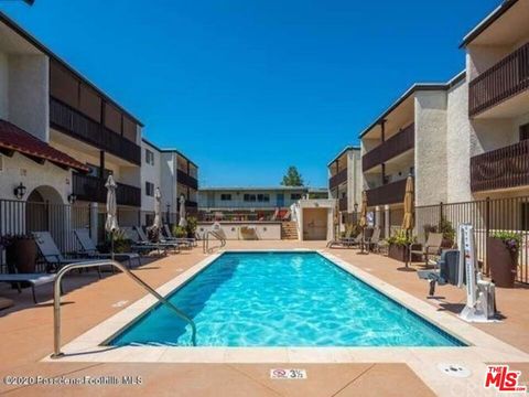 Photo of 5334 Lindley Avenue #309, Encino, CA 91316 (MLS # 26650839)