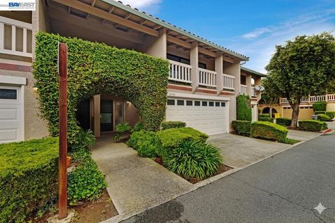 Photo of 34246 Arizona St #20, Union City, CA 94587 (MLS # 41130045)