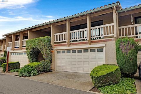 Photo of 34246 Arizona St #20, Union City, CA 94587 (MLS # 41130045)