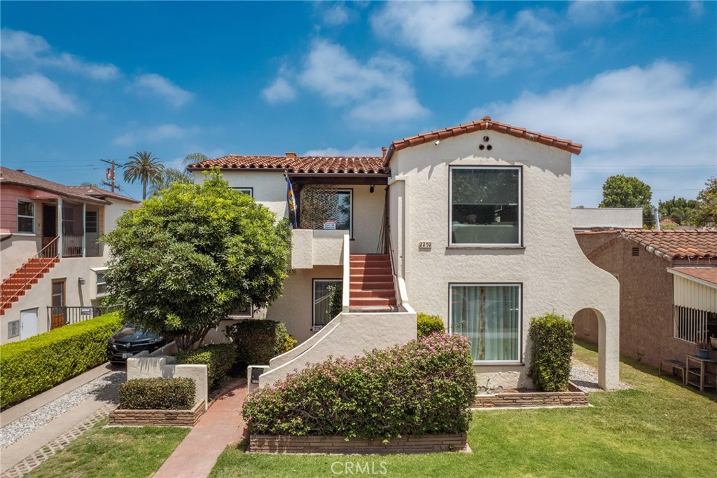 2250 Magnolia