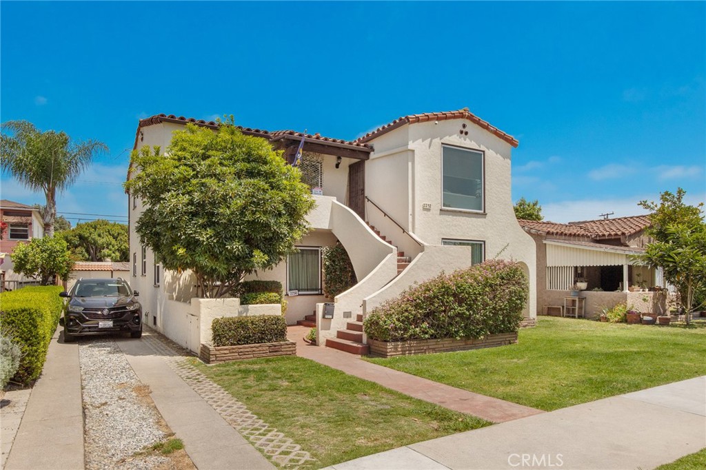 2250 Magnolia