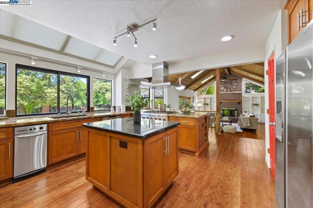 THE VINEYARDS - Residential