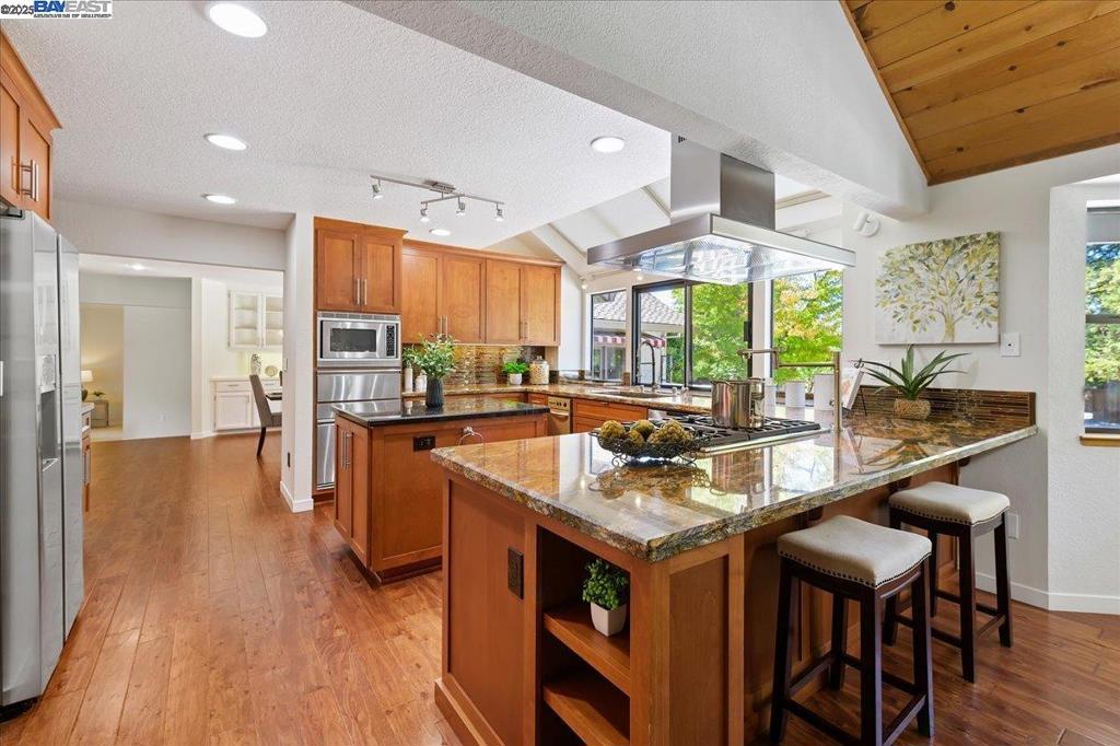 THE VINEYARDS - Residential