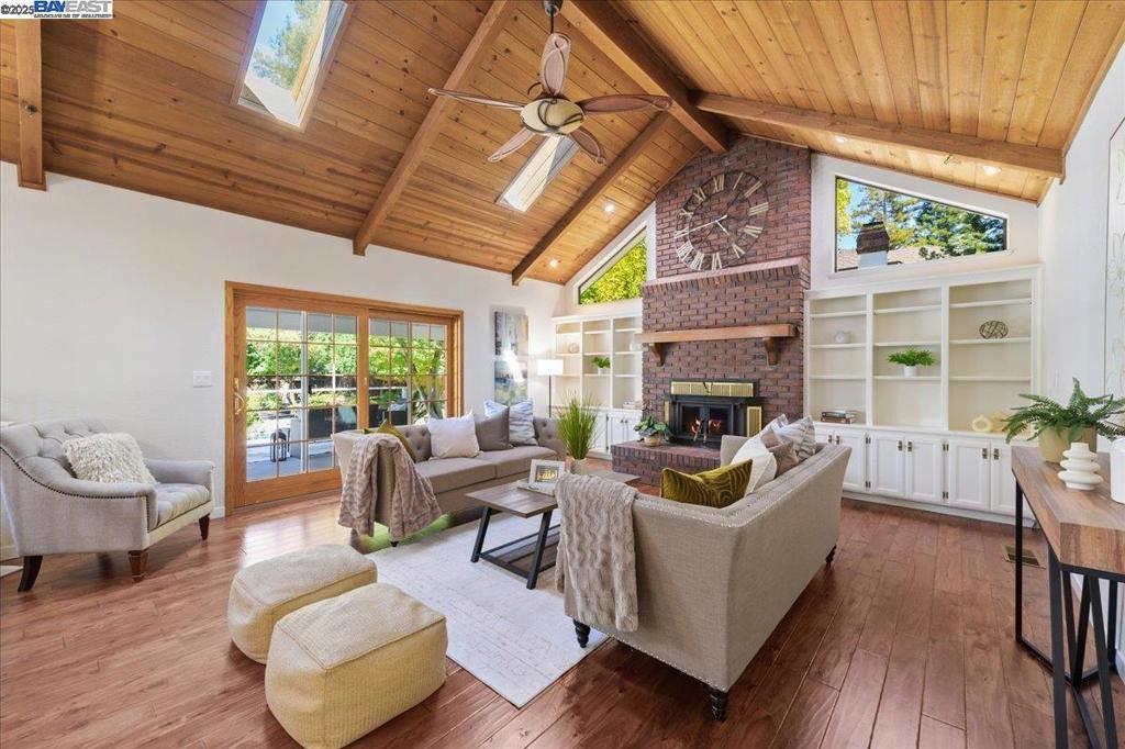 THE VINEYARDS - Residential