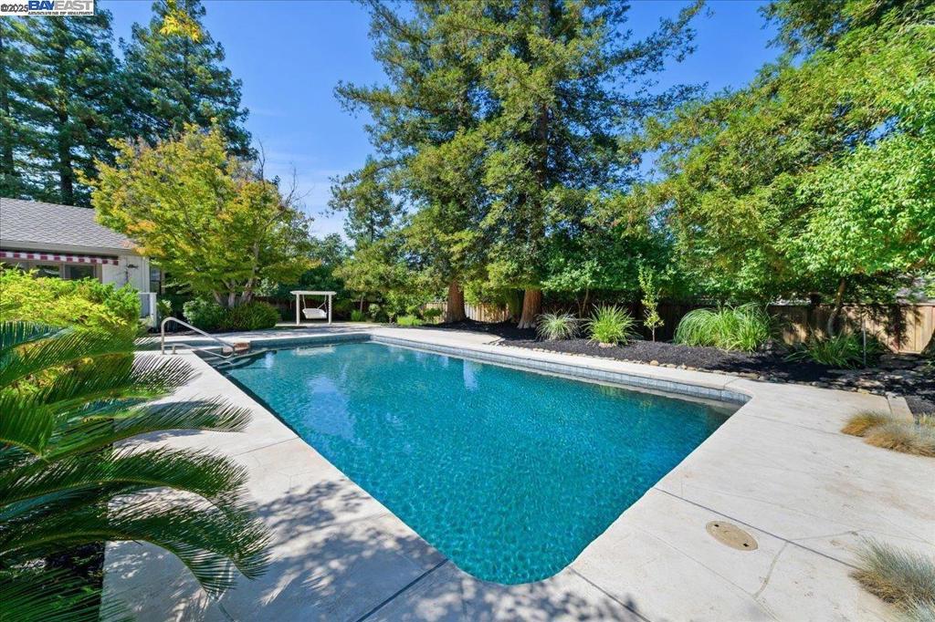 THE VINEYARDS - Residential