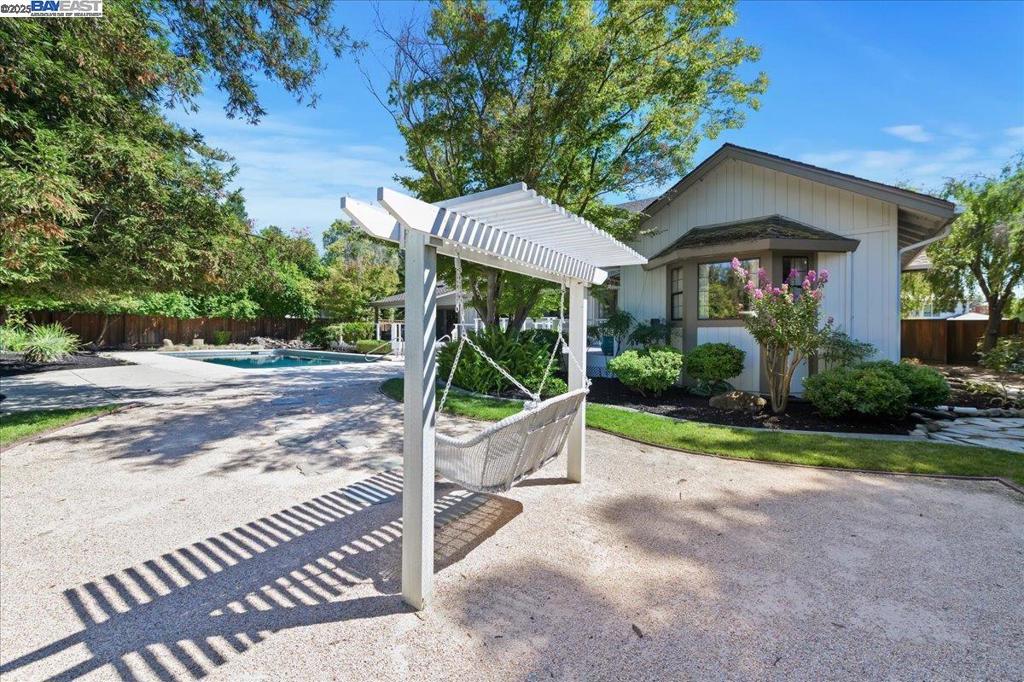 THE VINEYARDS - Residential