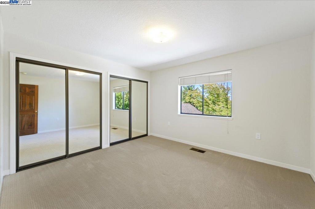 THE VINEYARDS - Residential