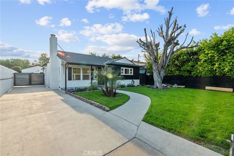 Photo of 5937 Ranchito Ave, Van Nuys, CA 91401 (MLS # SR26076241)