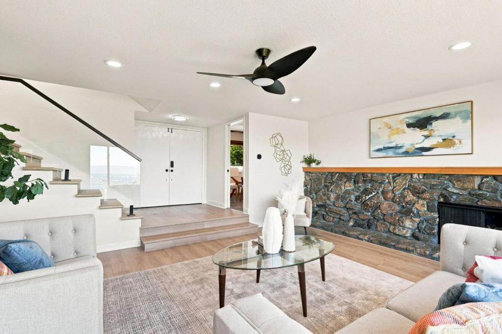 895 Tybalt Drive
